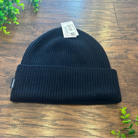 NWT LULULEMON Ribbed Merino Wool Blend Knit Beanie Black L/XL Mens - Picture 1 of 4